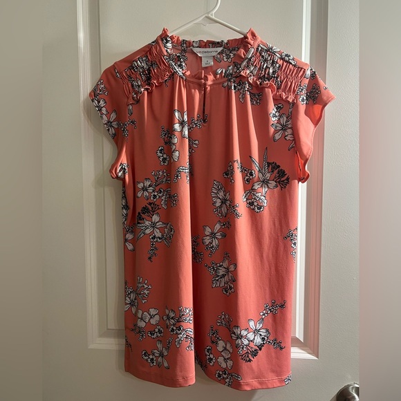 Liz Claiborne Tops - Liz Claiborne Floral Coral Top